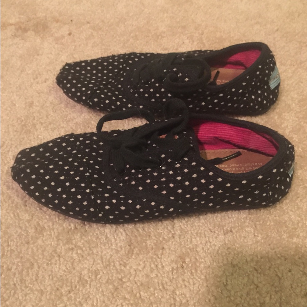 Polka dots Toms